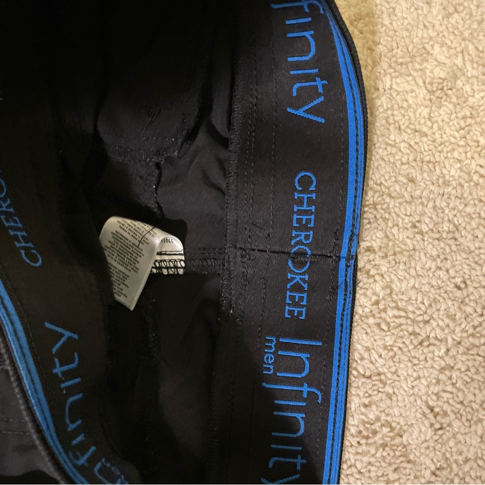 Scrub sets - Picture 5 of 10